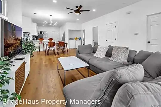 19 Evans St Photo 2