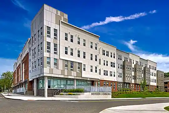Meriden Commons Photo 1