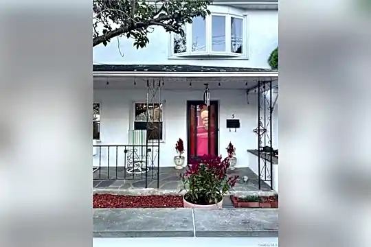 3 Muller Ave Photo 2