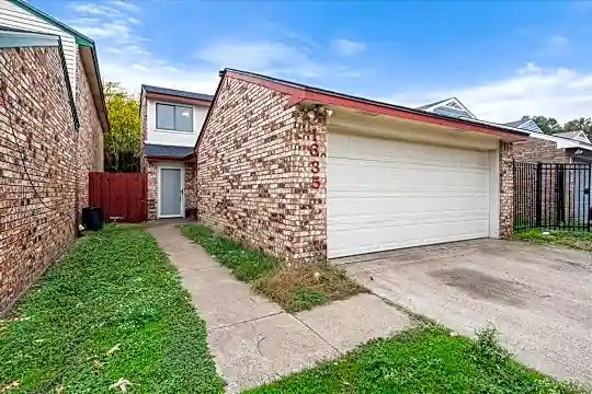 1635 Sunset Village Dr Photo 1