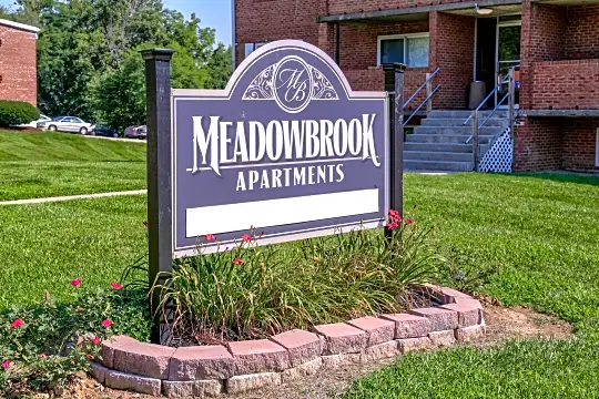 Meadowbrook Apartments Photo 2