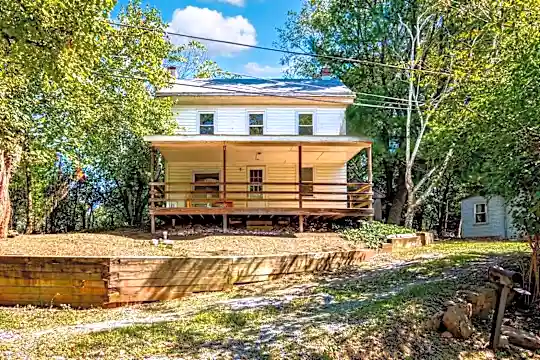 924 Sheep Hill Rd Photo 1