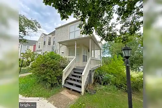 5931 Sir Cambridge Way Photo 1