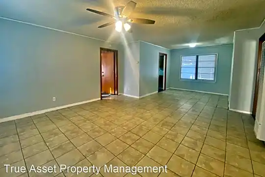 1502 39th St Photo 2