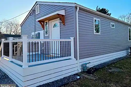 101 Vandiver Ct Photo 2