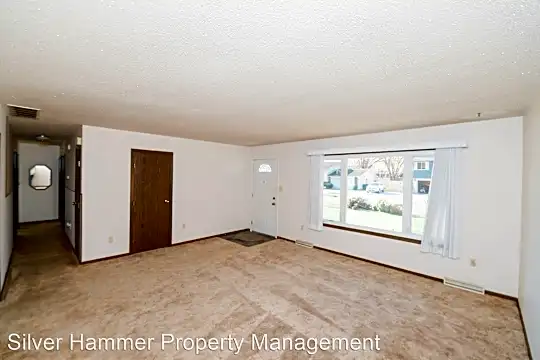 2703 Laguardia St Photo 2