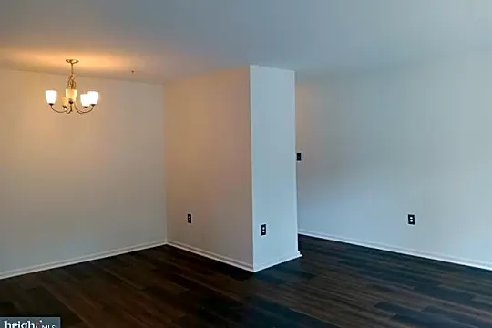 5213 Newton St #201 Photo 2