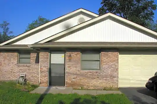 805 S Bentley St Photo 2