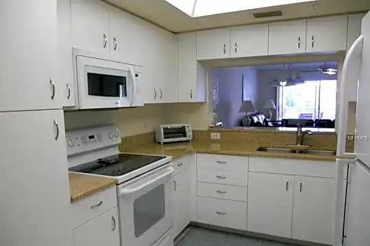 9320 Clubside Cir #2209 Photo 2