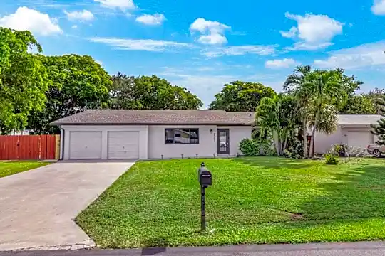 2501 Jaeger Dr Photo 1