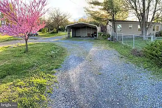 1182 Greenwood Rd Photo 2