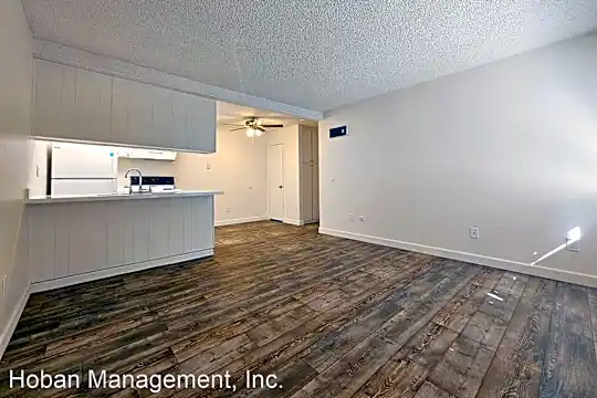 12802 Mapleview St Photo 2