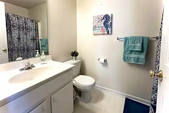 1033 Ivy Glen Dr Photo 2