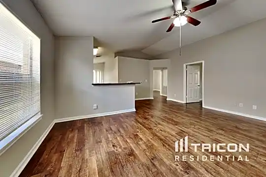 3150 Kelling Street Photo 2