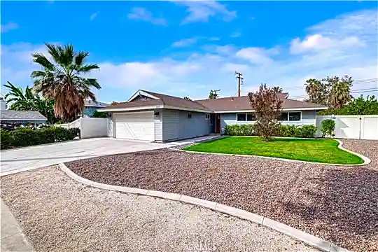 1009 Dracena Ct Photo 1