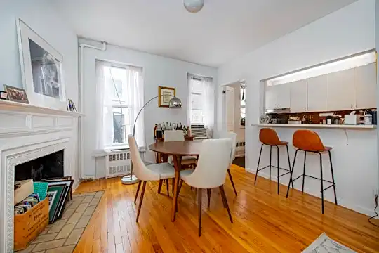 47 W 12th St Photo 2
