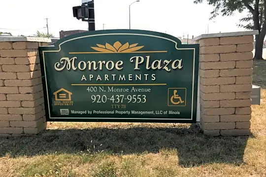 Monroe Plaza Apartments Photo 2