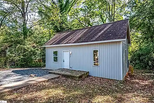 423 Gray St Photo 2