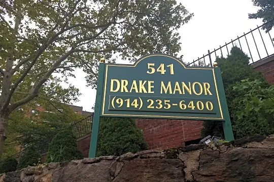 Drake Manor Photo 2