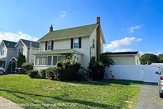317 Roosevelt Ave Photo 1