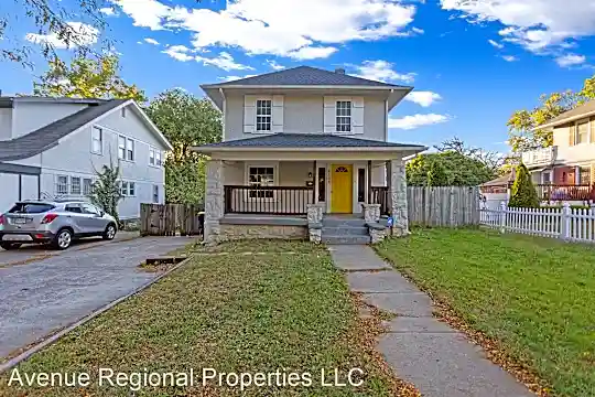 6108 The Paseo Photo 2
