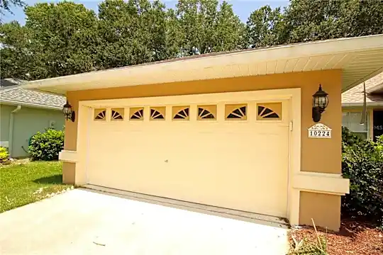 10224 NW 13th Ave Photo 2
