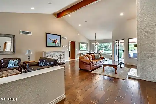 10675 E Cinnabar Ave Photo 2