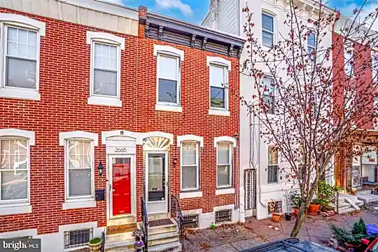 2663 E Thompson St Photo 2