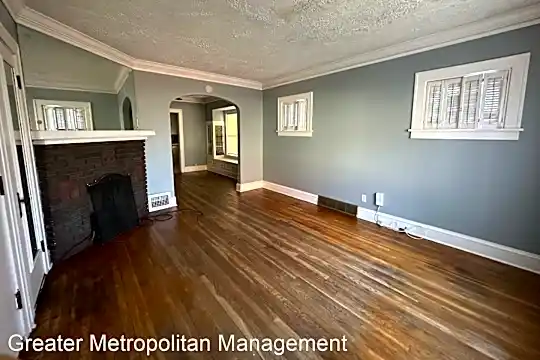 14027 Parkdale Ave Photo 2