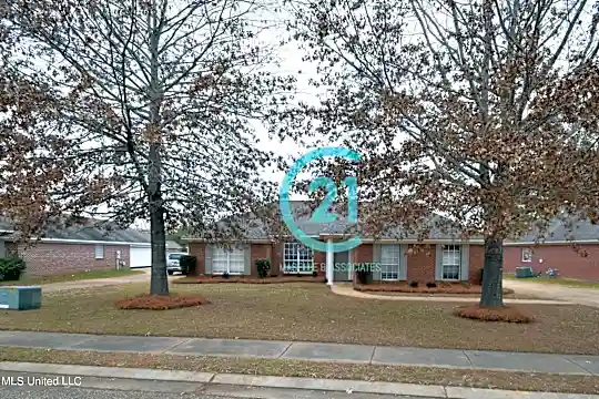 105 Channing Cir Photo 1