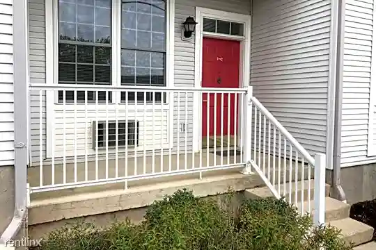 101 Spring St Photo 2