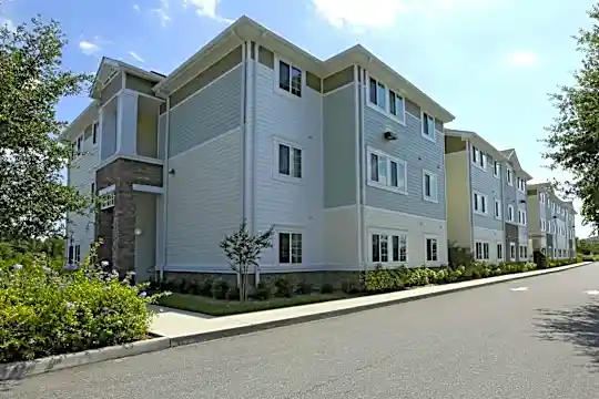 Charlotte Crossing Apartments Photo 1