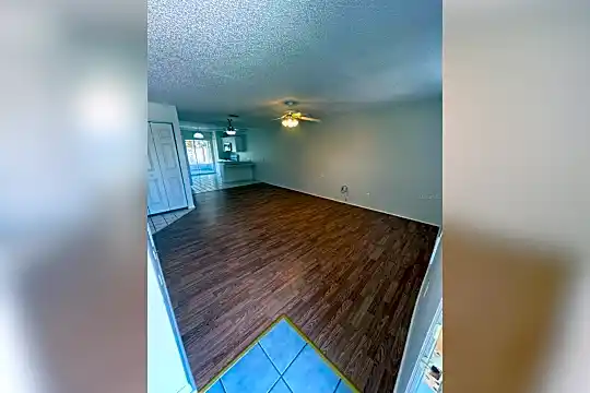 161 Rebecca Dr NE Photo 2