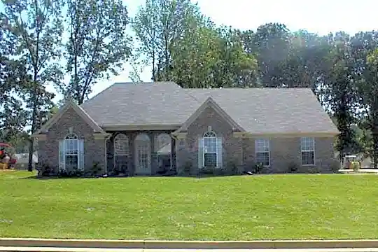 130 Brookwood Cir