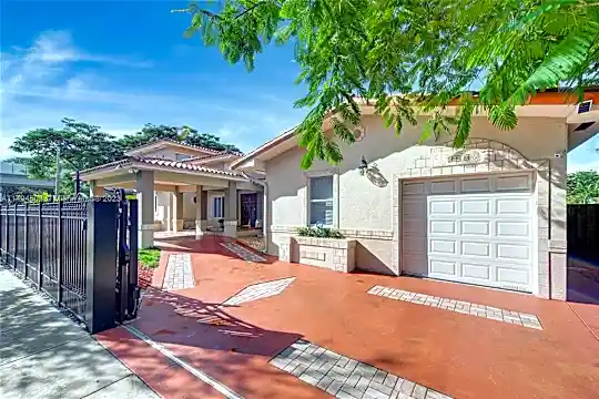 100 SW 26th Rd #0 Photo 2