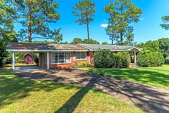 73 Oaklawn Square Photo 2