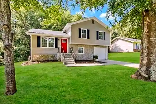 1624 Cherry Hill Ct SW Photo 2