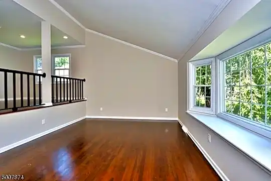 24 Runnymede Ct Photo 2