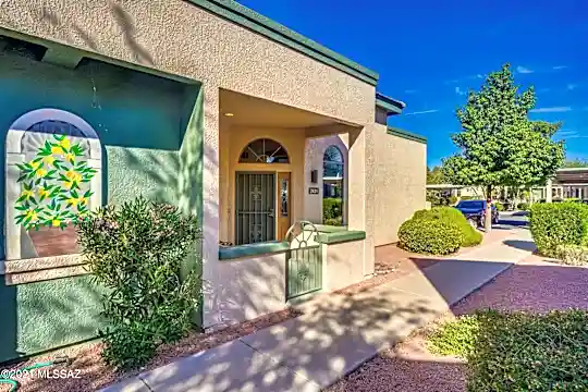 2421 W Via Di Silvio Photo 1