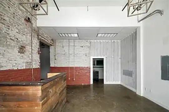 3421 Richmond St Photo 2