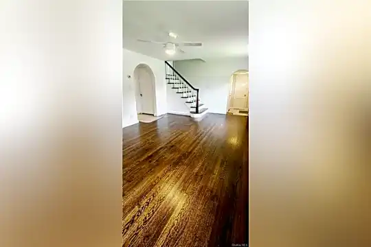 16 Ridge Blvd Photo 2