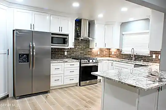 3405 Hixson Street Photo 2