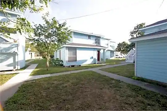 725 S Carancahua St Photo 2
