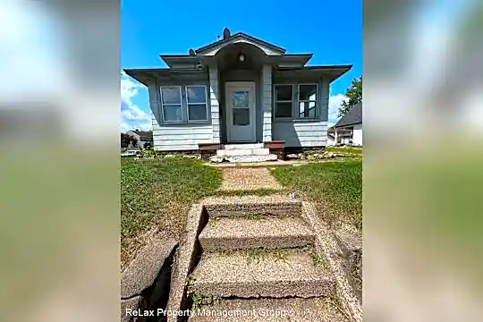 1526 19th St S Photo 2