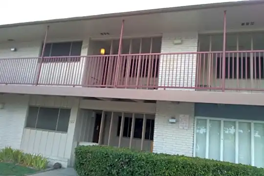 Tree Country Apartments Photo 1