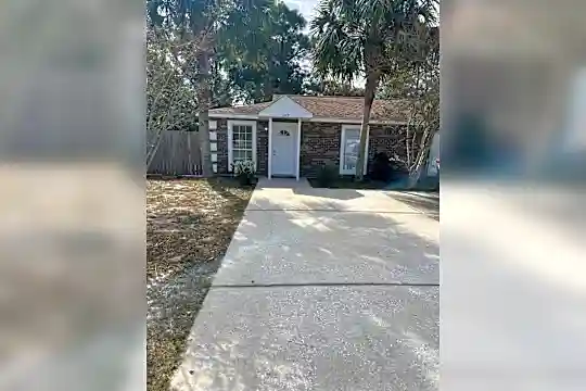 3149 Laurel Dr Photo 2