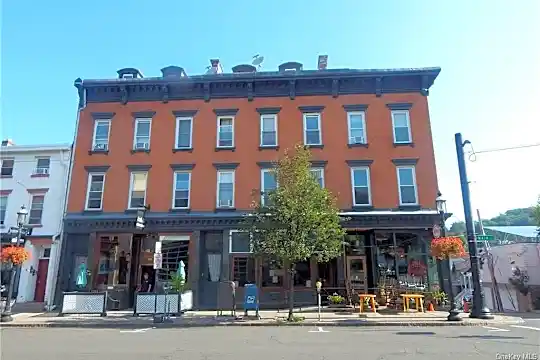 5 N Washington St #2 Photo 2