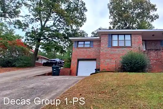 601 Barclay Ln Photo 1