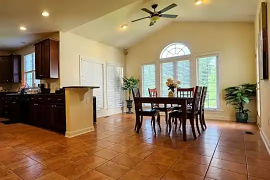7288 Flaxpool Ct Photo 2