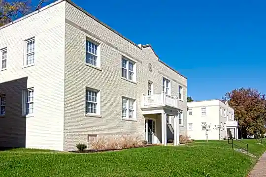 Bellevue Apartments II Photo 2